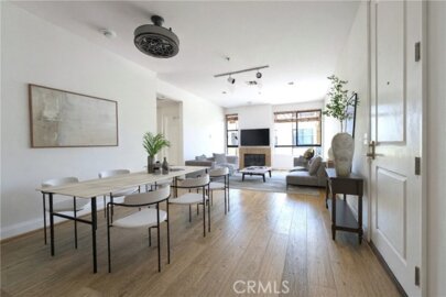 6938 Laurel Canyon Boulevard #304 Photo